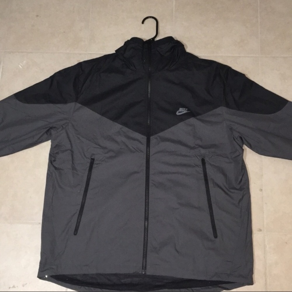 🎉 Final Price! Nike Windrunner Jacket
